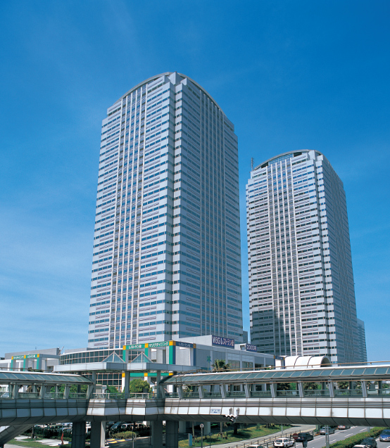 Hitachi Industrial Equipment Systems Co., Ltd. established.
            (Industrial Components & Equipments Div. related sales Div.
            Hitachi Drive Systems, and 2 service engineering companies merged)